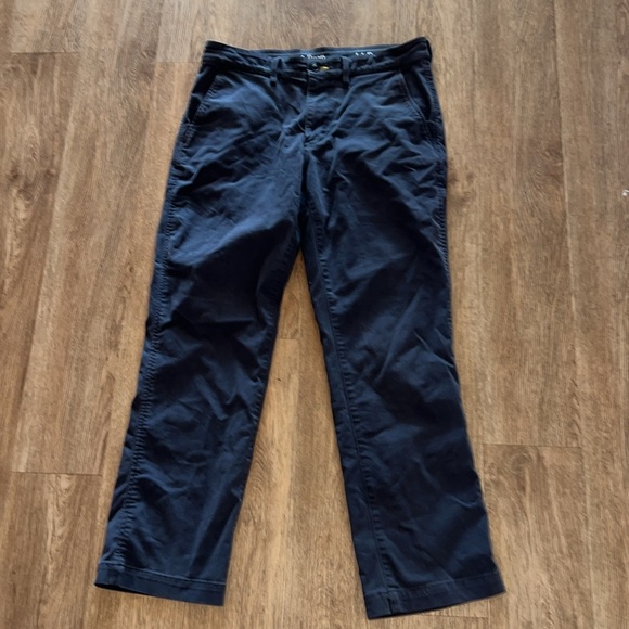 LL Bean Standard Fit Men’s 32 x 30 Blue Chinos - Picture 6 of 7